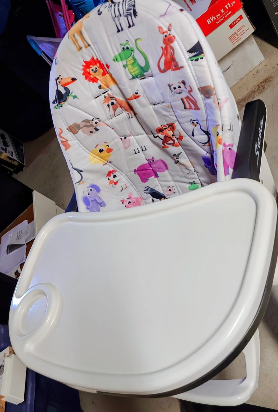 Peg Perego Siesta High Chair includes two seat covers - photo 4