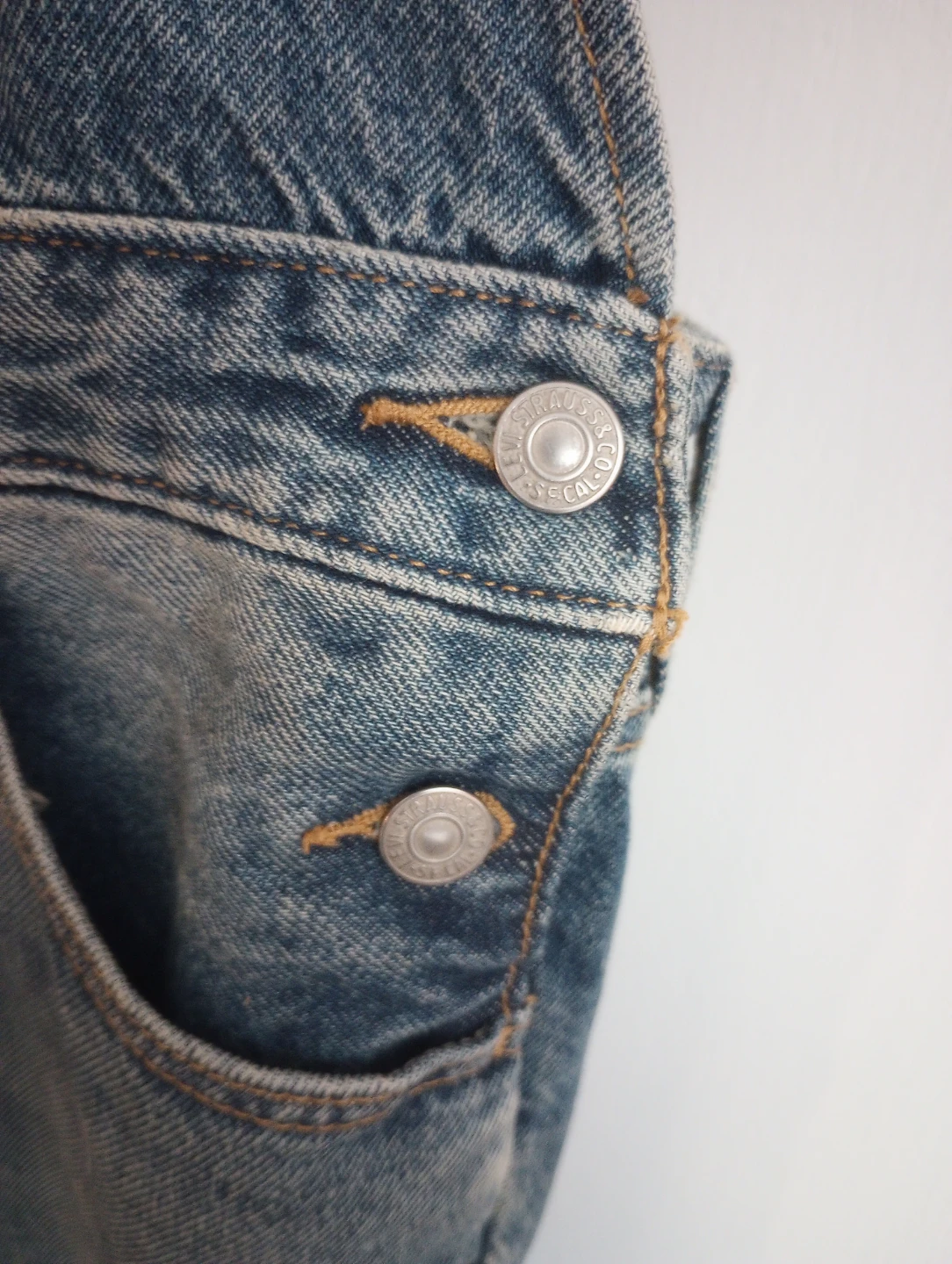 Never Worn Levi's Overalls Size Small - photo 3
