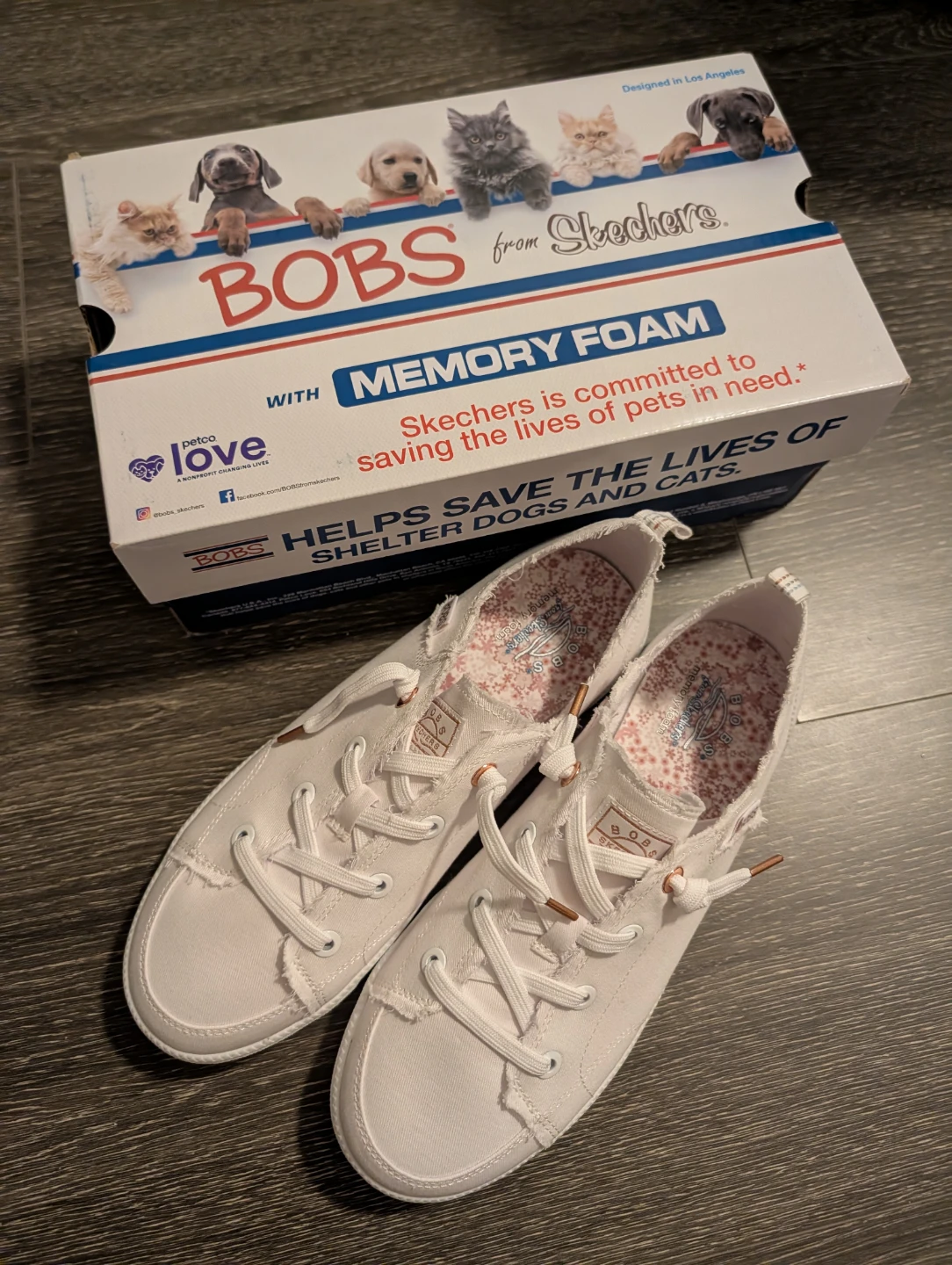 BOBS from Skechers White Canvas Shoes (9.5)