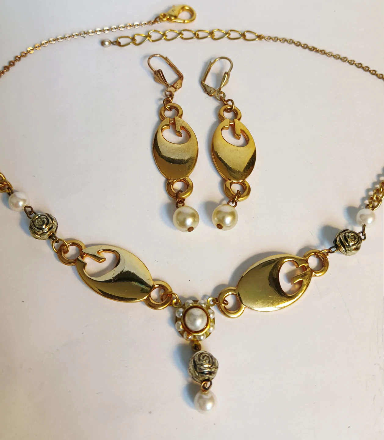 Gold-tone Necklace and Earring Set with Pearls - photo 4