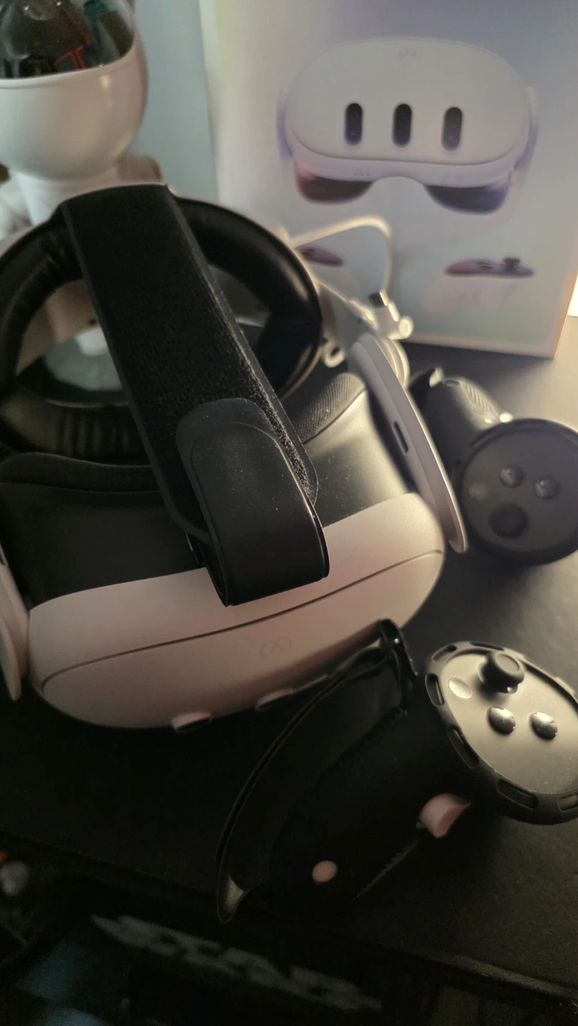 Meta Quest 3 VR Headset - photo 4
