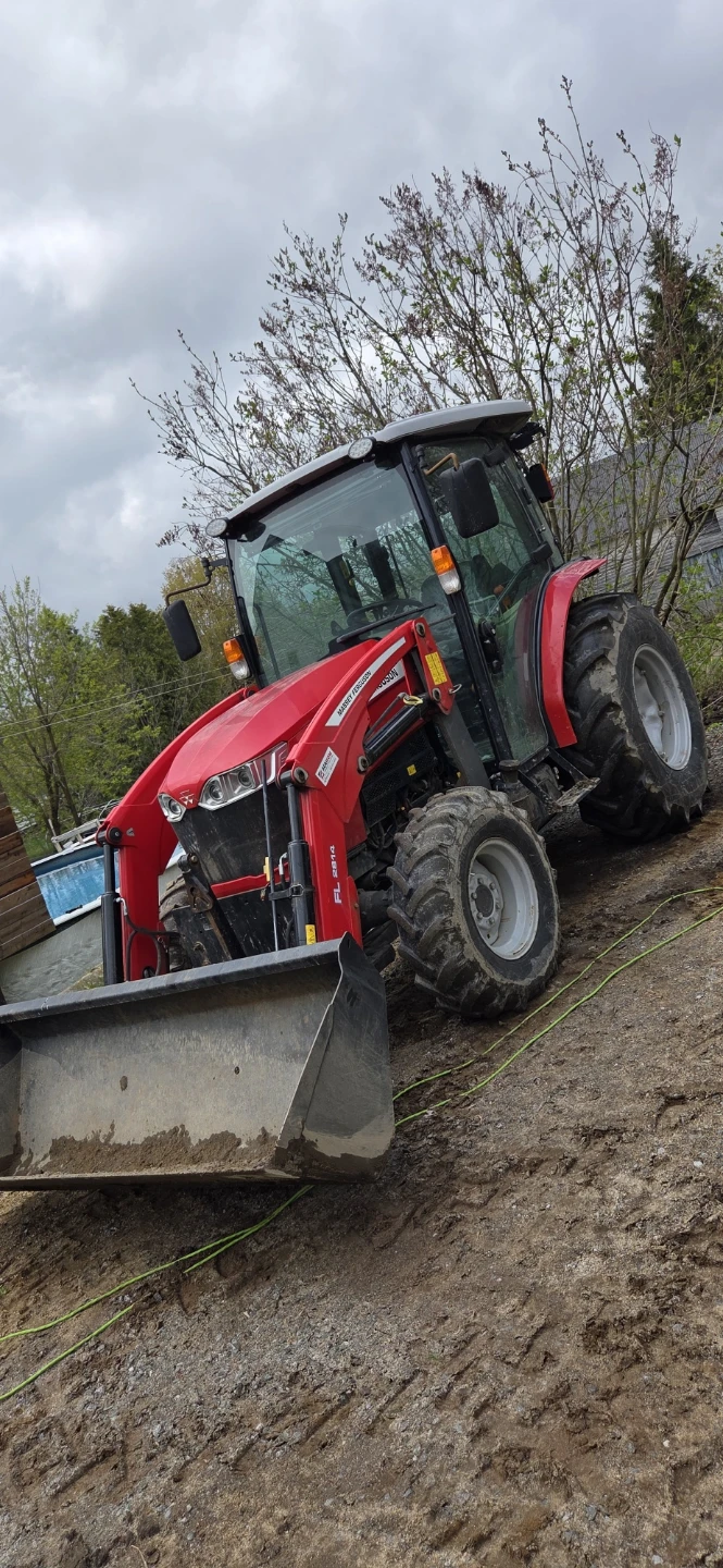 Tracteur Massey Ferguson avec chargeur avant - photo 2