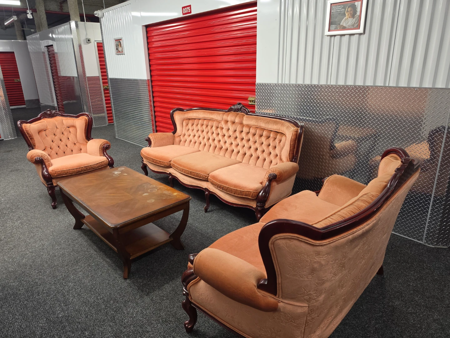 Vintage Velvet Sofa Set with Coffee Table - photo 4