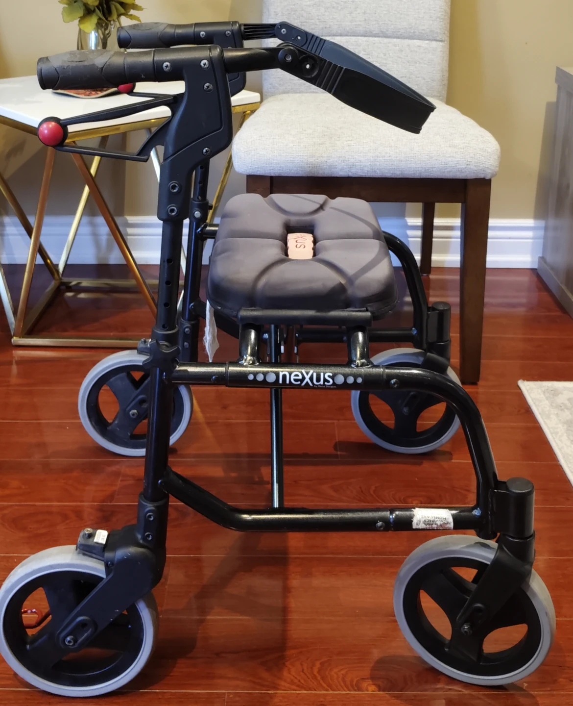 Nexus 60/60 Walker with Seat