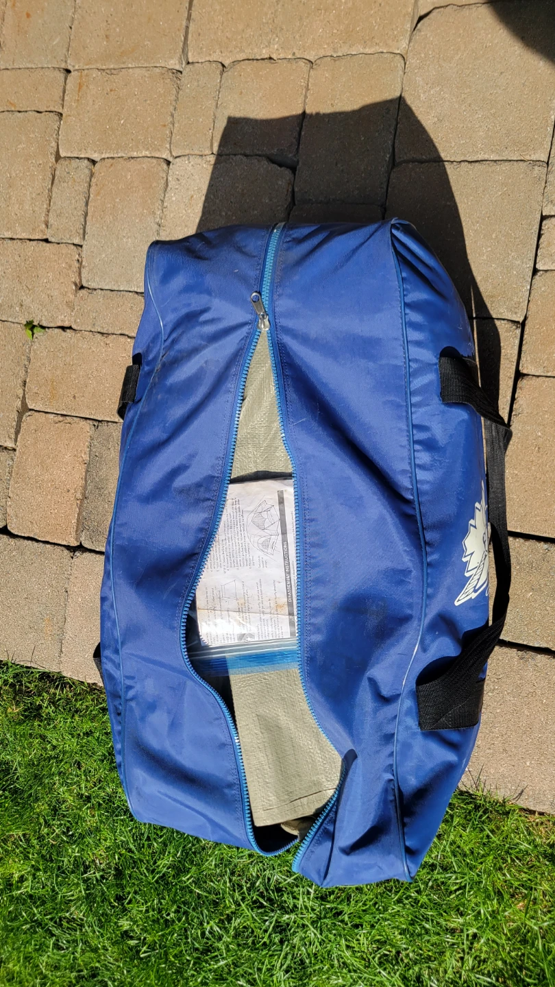 Coleman 10 person Tent like new