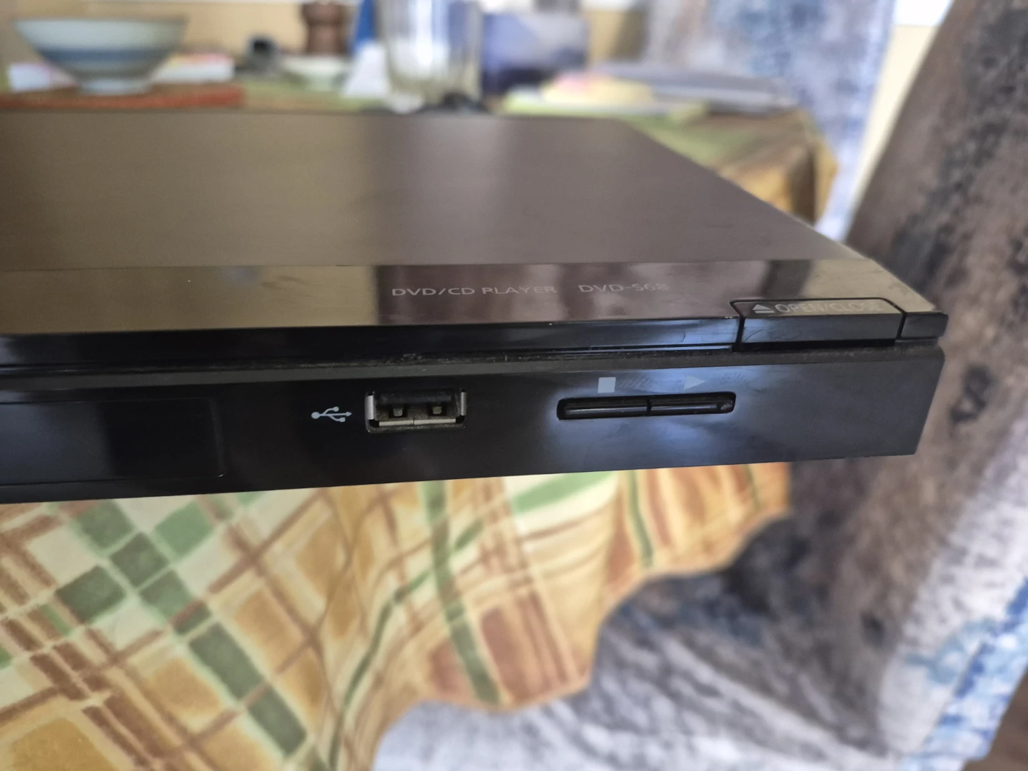 Panasonic DVD-S68 DVD/CD Player - photo 2