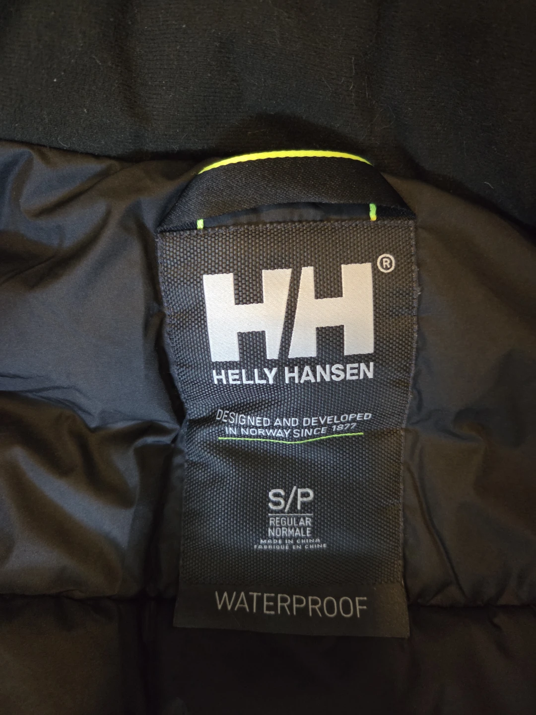 Helly Hansen Waterproof Jacket (men's small) - photo 3