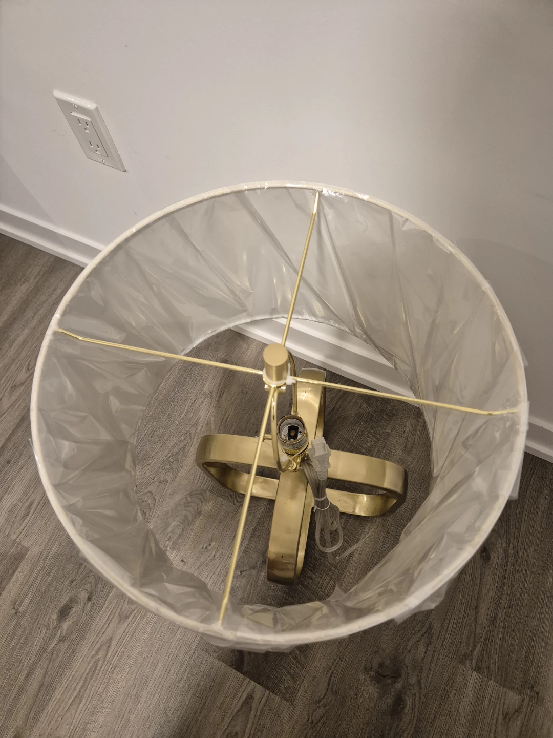 Brand New Modern Lamp – Perfect for Gifting! - photo 2