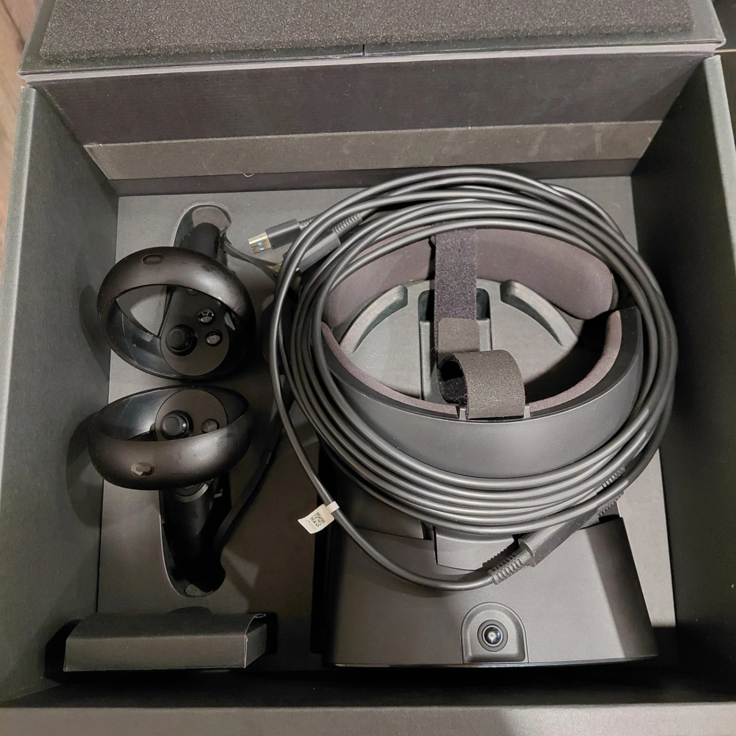 Oculus Rift S VR Headset with Controllers - photo 4