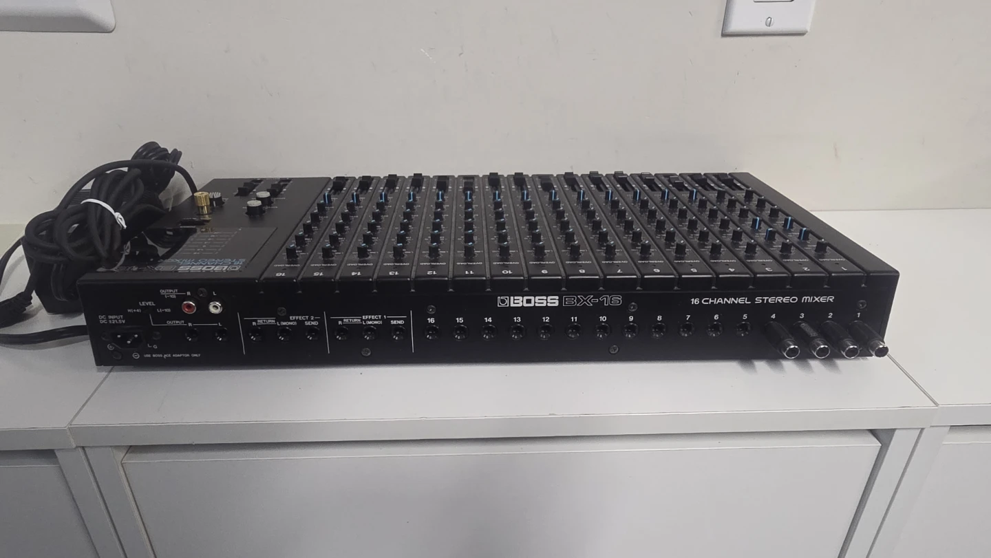 BOSS BX-16 16 Channel Stereo Mixer - photo 3