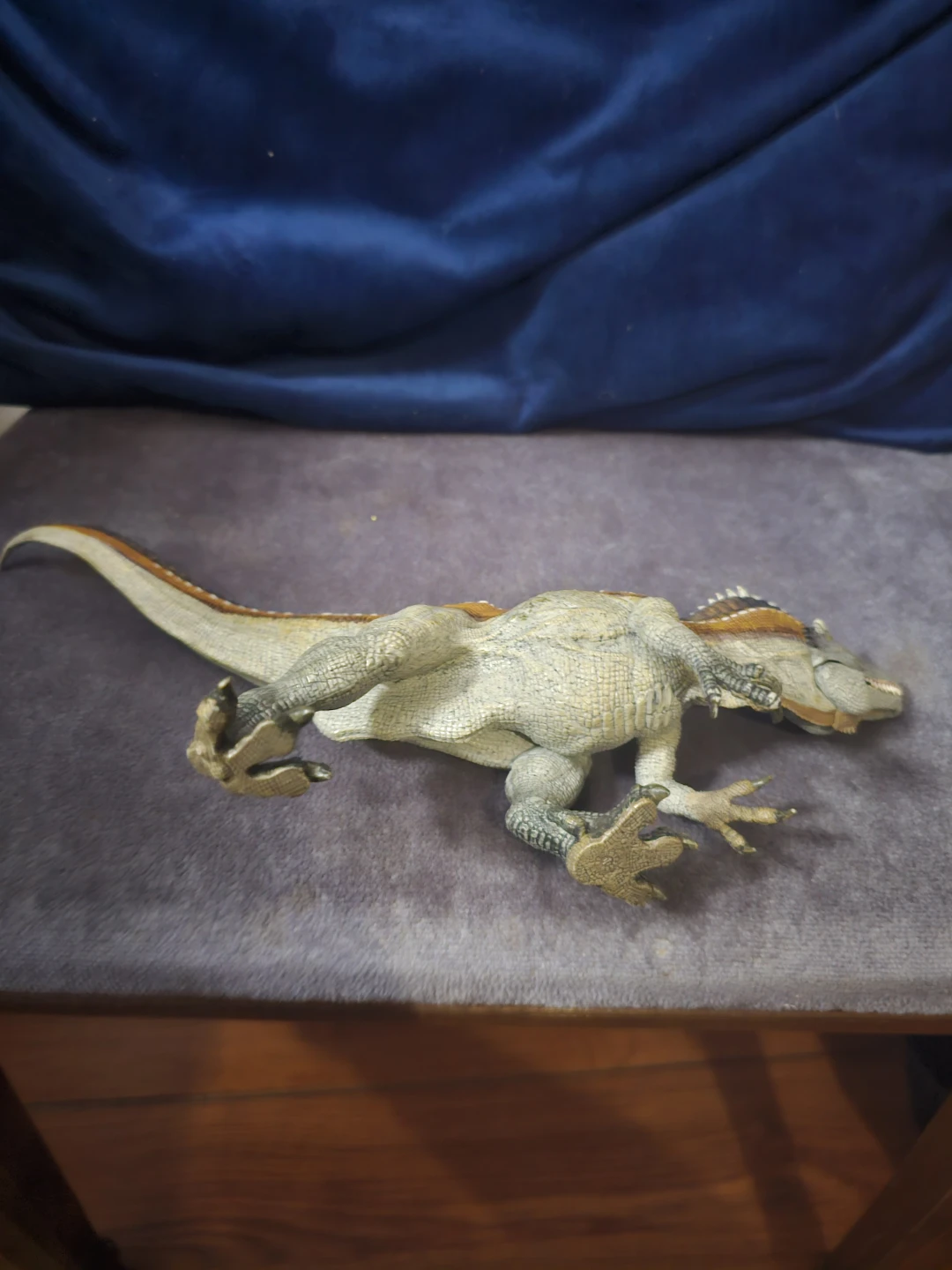 Papo Acrocanthosaurus dinosaur figure (Model #55062) - photo 3
