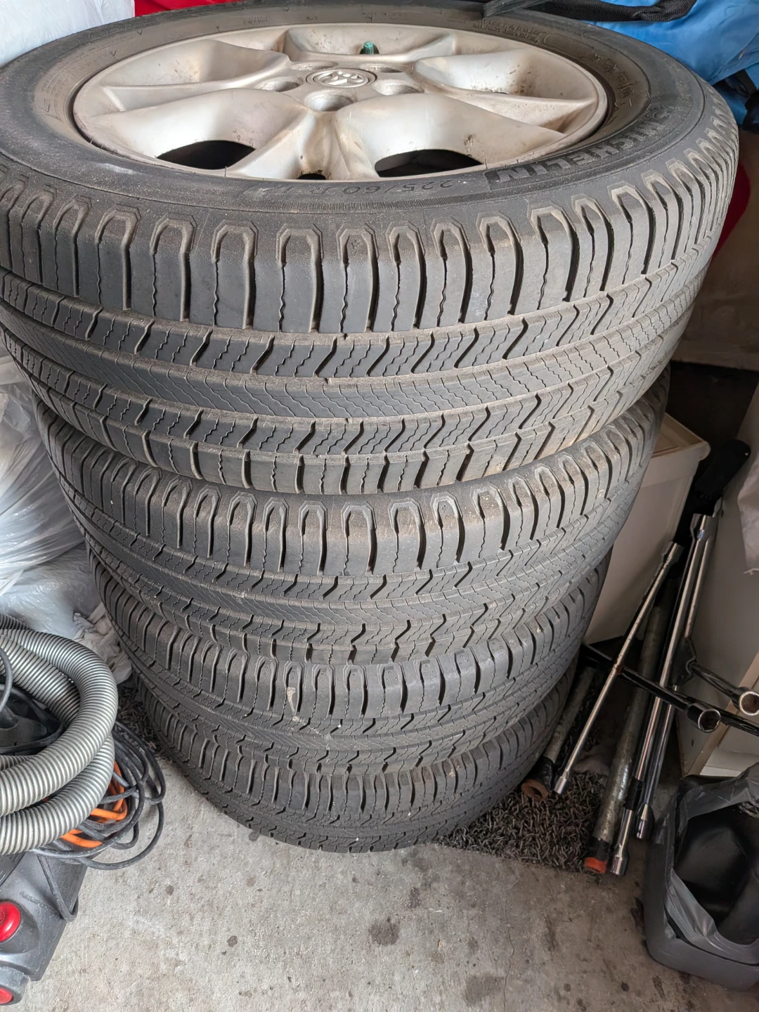 Michelin X-Tour A/S 225/60R17 Tires