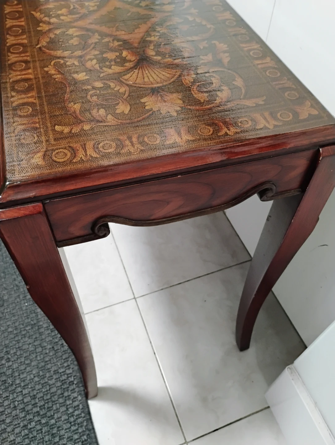 Antique Style Side Table with Ornate Faux LeatherTop - photo 4