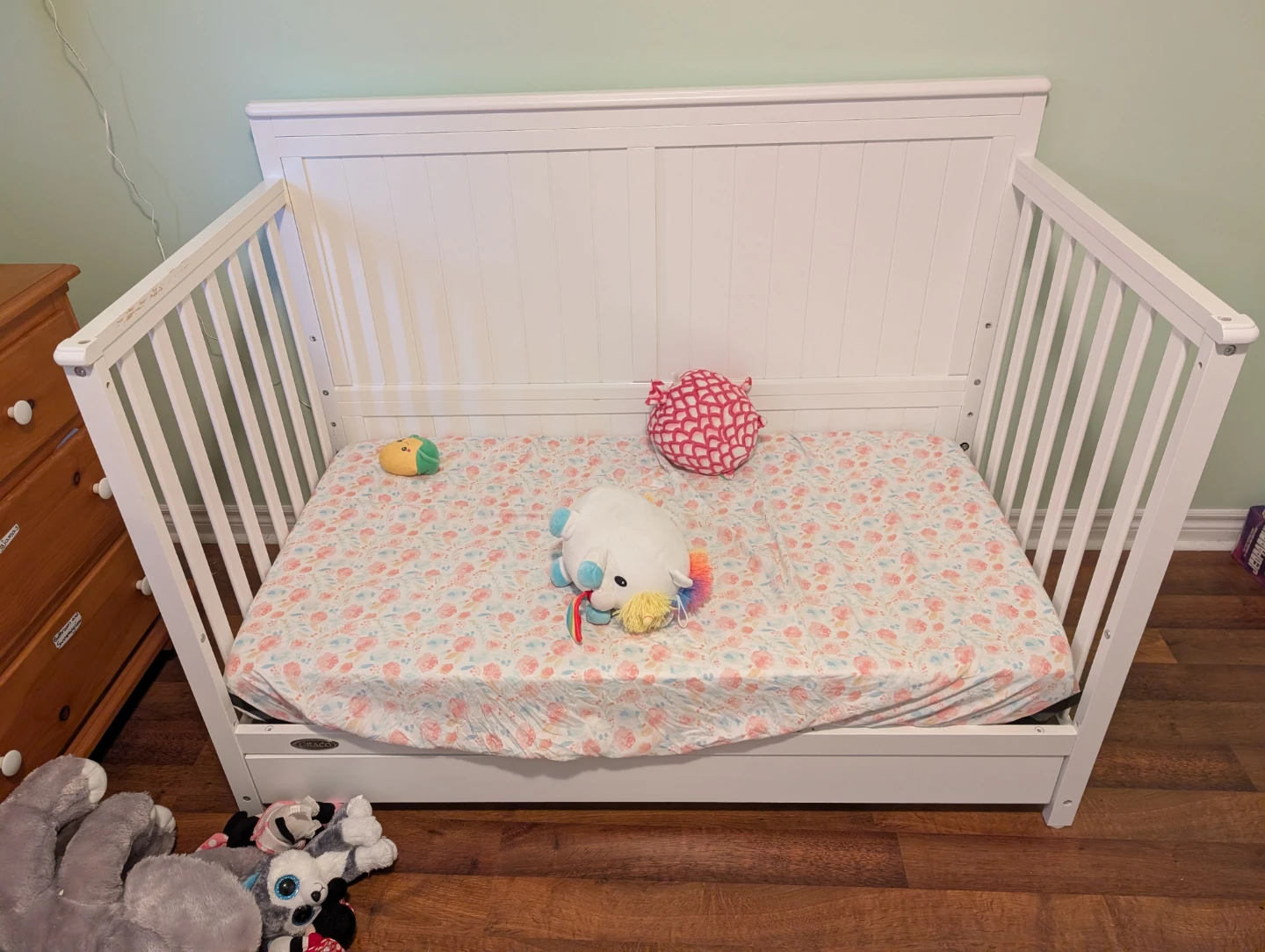 White Baby Crib with Mattress
