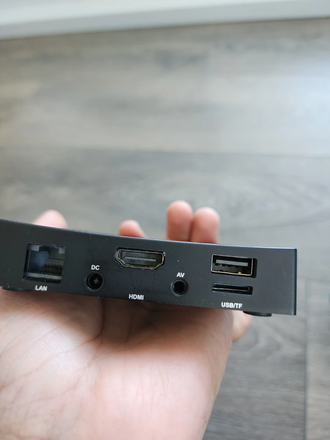blueTV Android Streaming Box with Remote – Chinese UI Only - photo 3