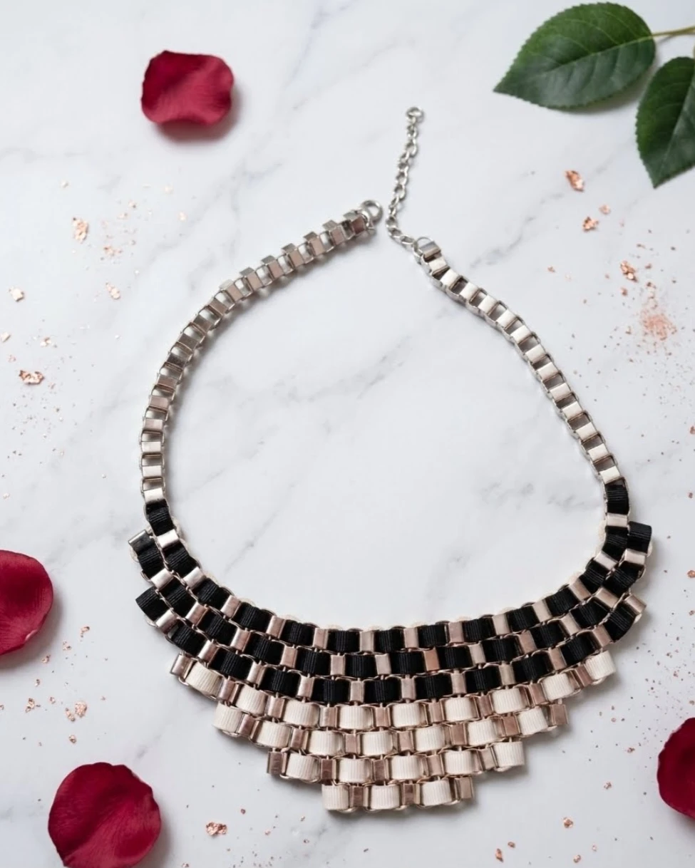 Black and White Woven Ribbon Necklace - photo 2