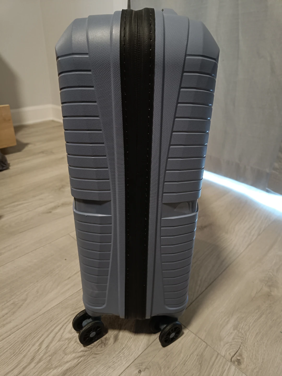 American Tourister Hardside Luggage - photo 2
