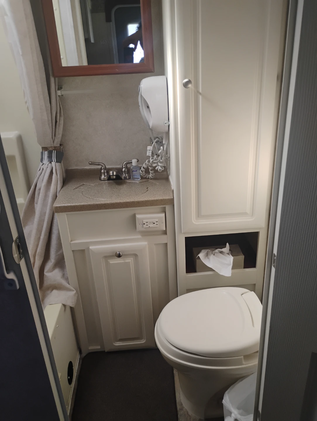2005 travel trailer Outback RS23 ft - photo 5