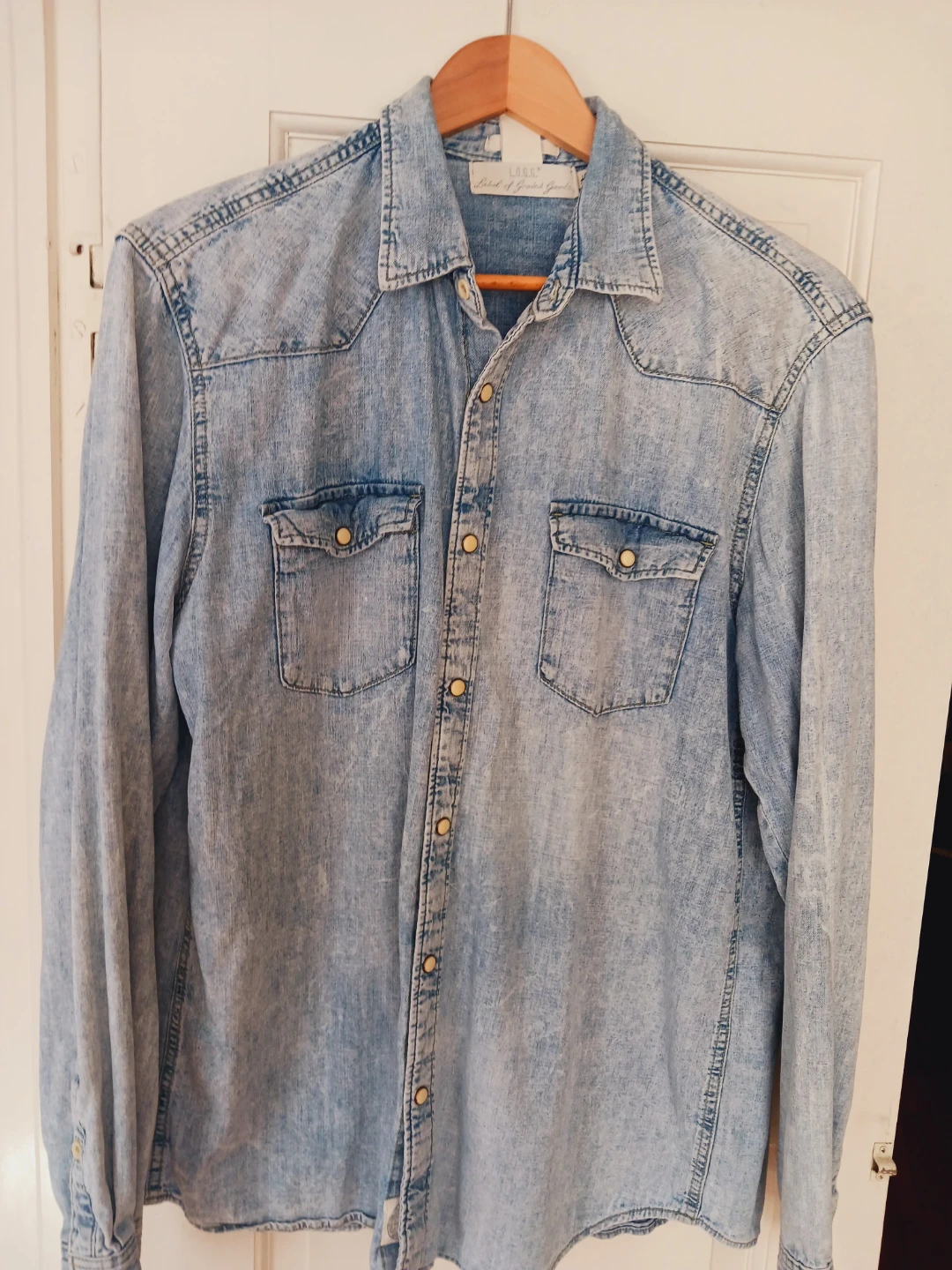 Beautiful Light Denim Long Sleeve Shirt. Size L. - photo 2