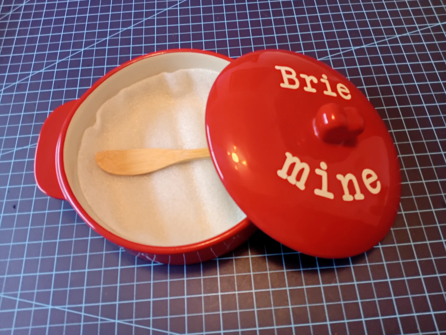 Red Brie mine Baking Dish with Spoon