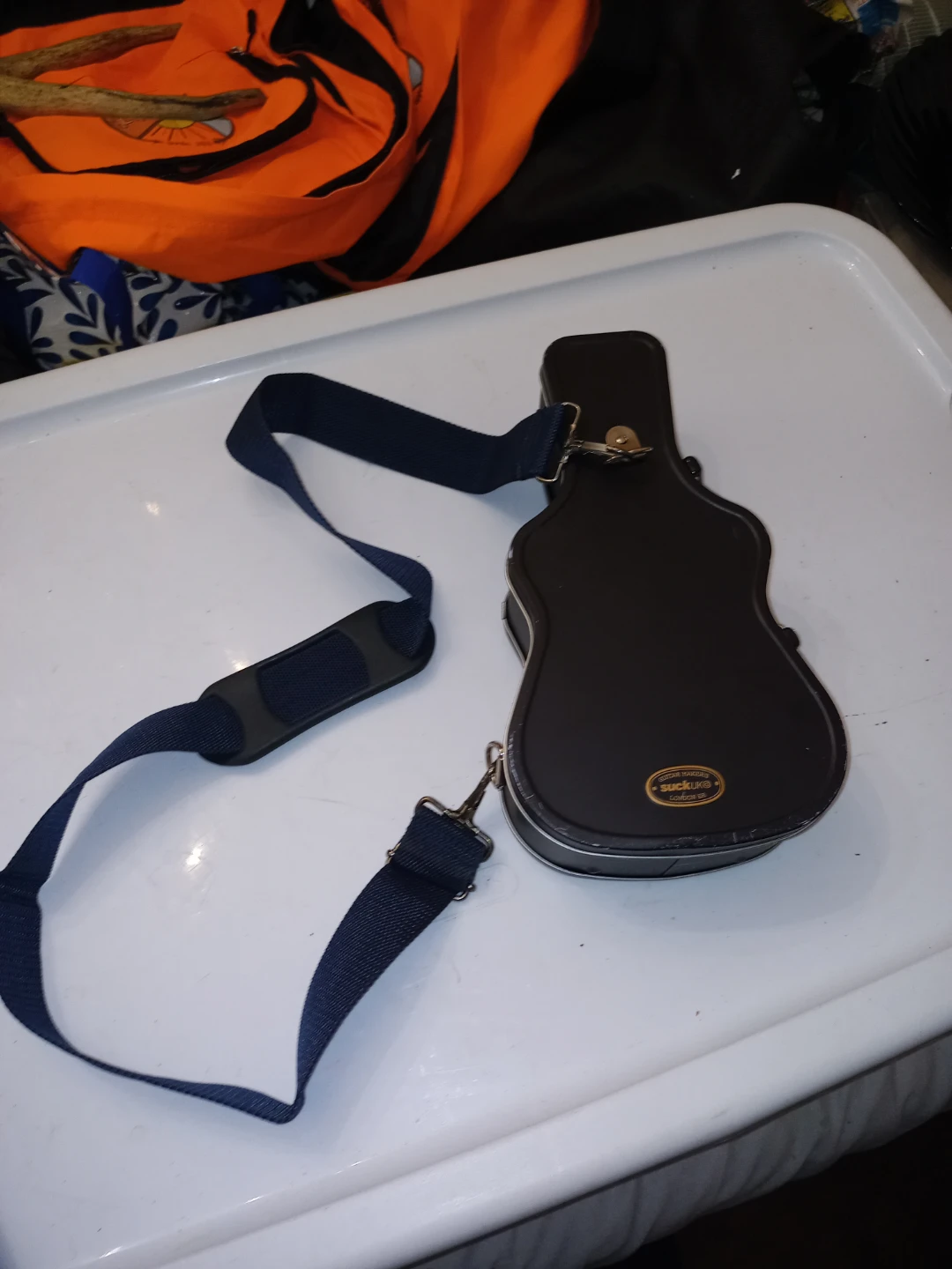 Small Guitar Shaped Storage Tin With Shoulder Strap - photo 5