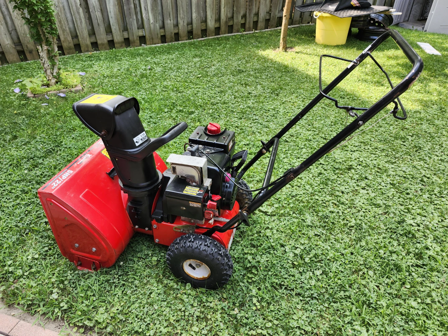 Yard Machines Snow King 5 HP/22" Snowblower - photo 2