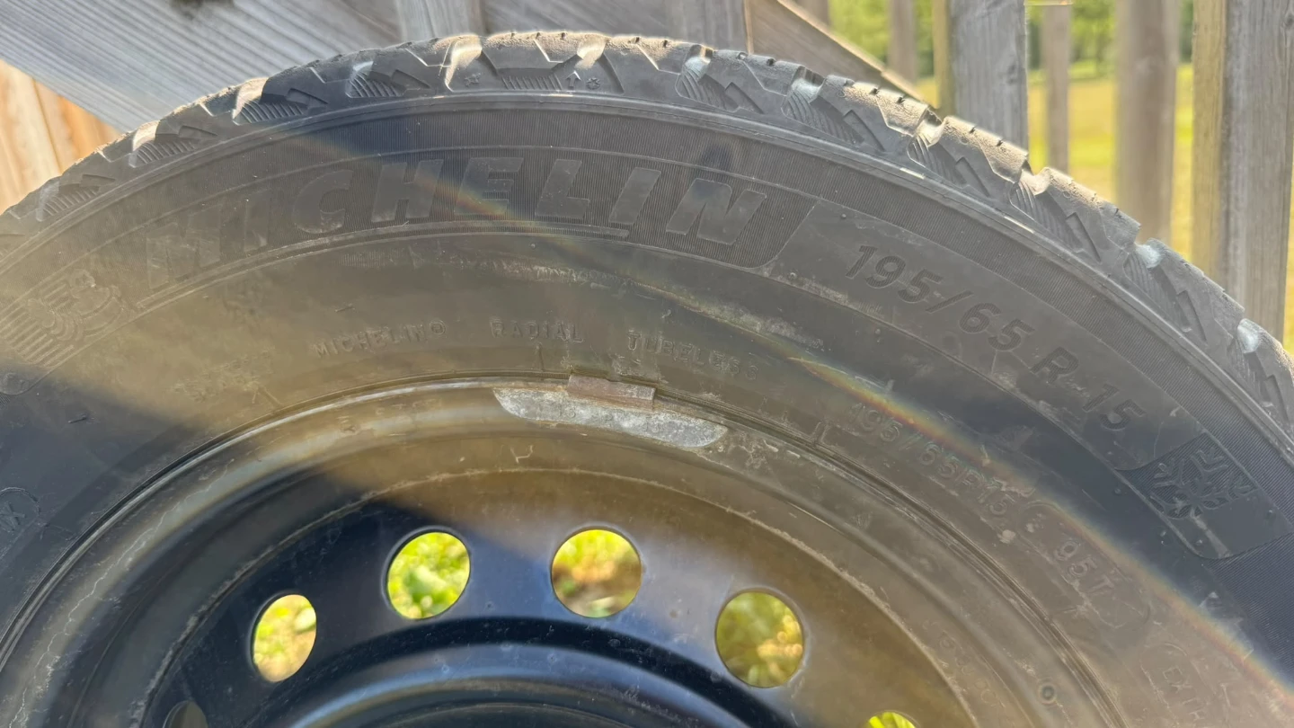 Michelin X-Ice Snow Tire with Rim - photo 2