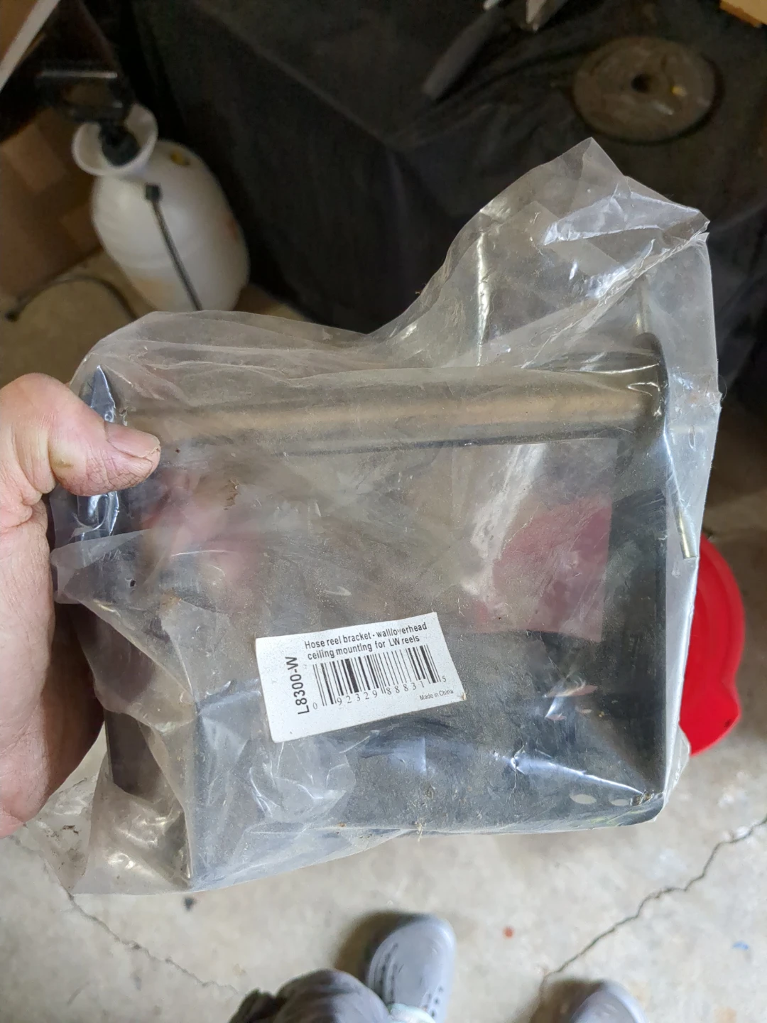 Craftsman Retractable Wall-Mount Enclosed Air Hose Reel 3/8”x50’ - photo 5