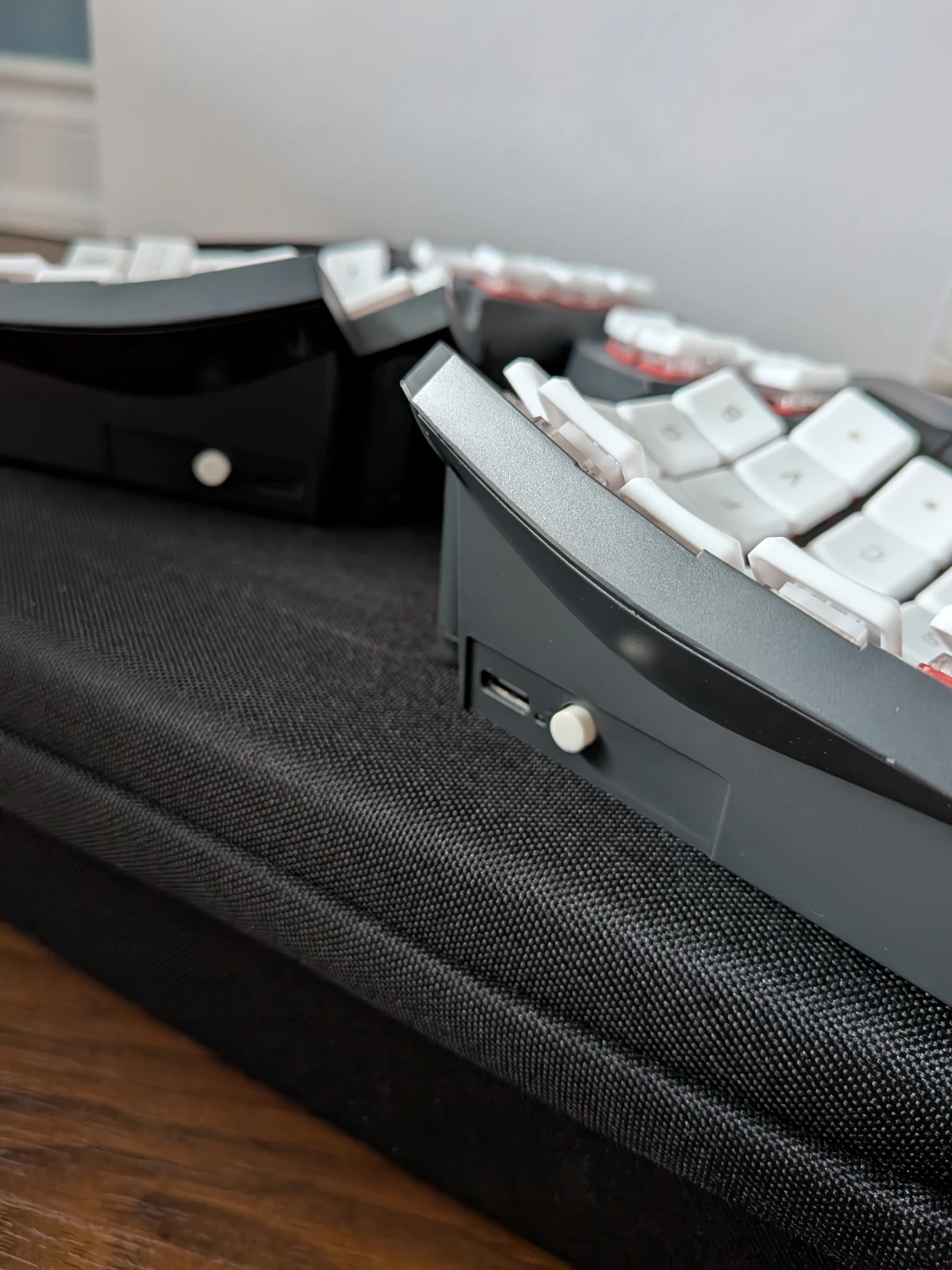 MoErgo Glove80 Ergonomic Keyboard - photo 3