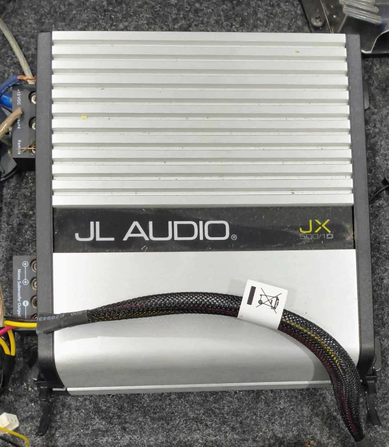 JL Audio JX360/4 and JX500/1 Amplifiers in enclosure - photo 2