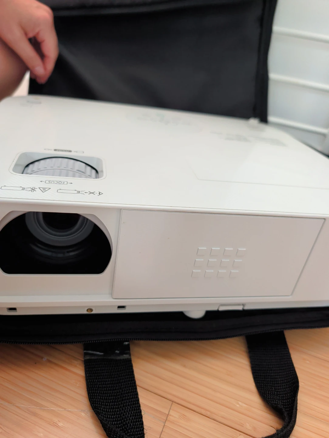 NEC NP-M312W DLP Projector - photo 3