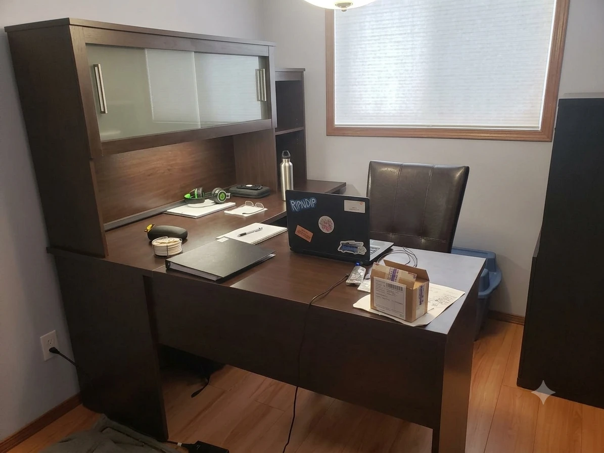Office desk - photo 4
