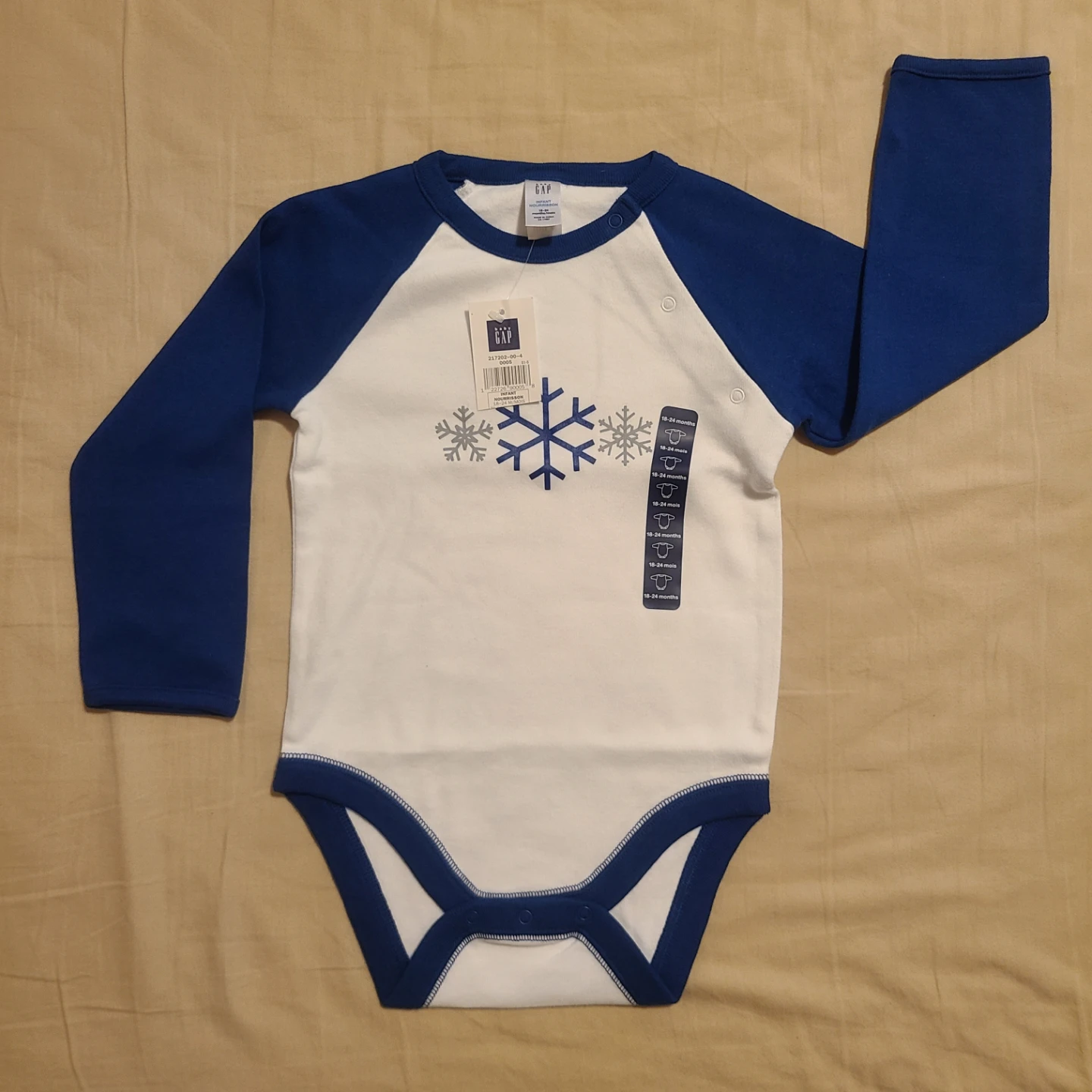 NEW Baby Long Sleeve Snowflake Bodysuit