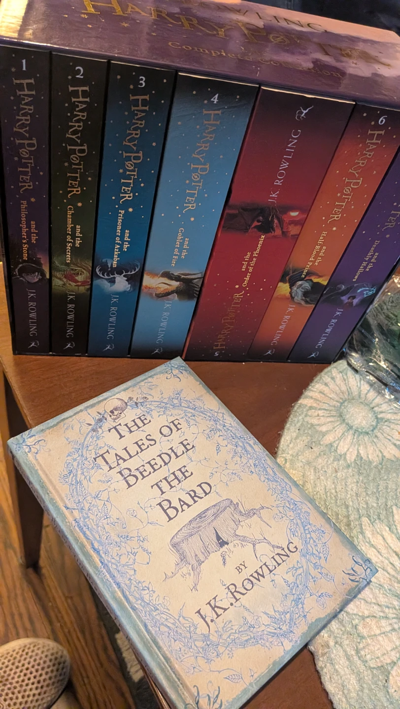 Harry Potter Complete Book Series & The Tales of Beedle the Bard