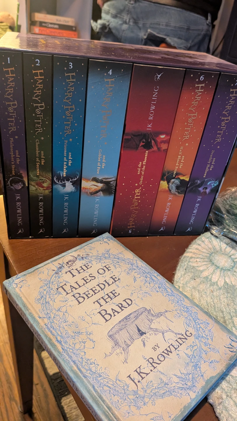 Harry Potter Complete Book Series & The Tales of Beedle the Bard - photo 2
