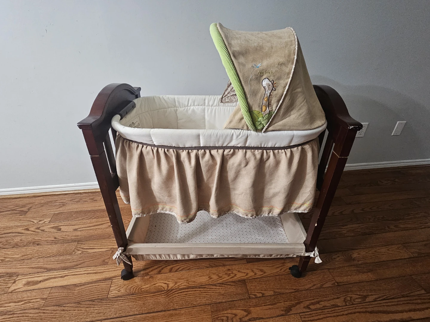 Baby Bassinet with Canopy - photo 4