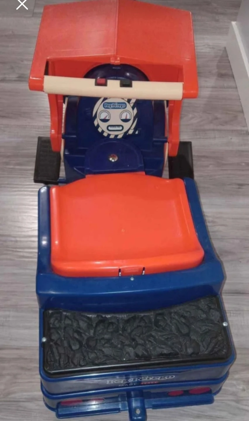 Peg Perego Lionel Lines 1900 Ride-On Train - photo 4