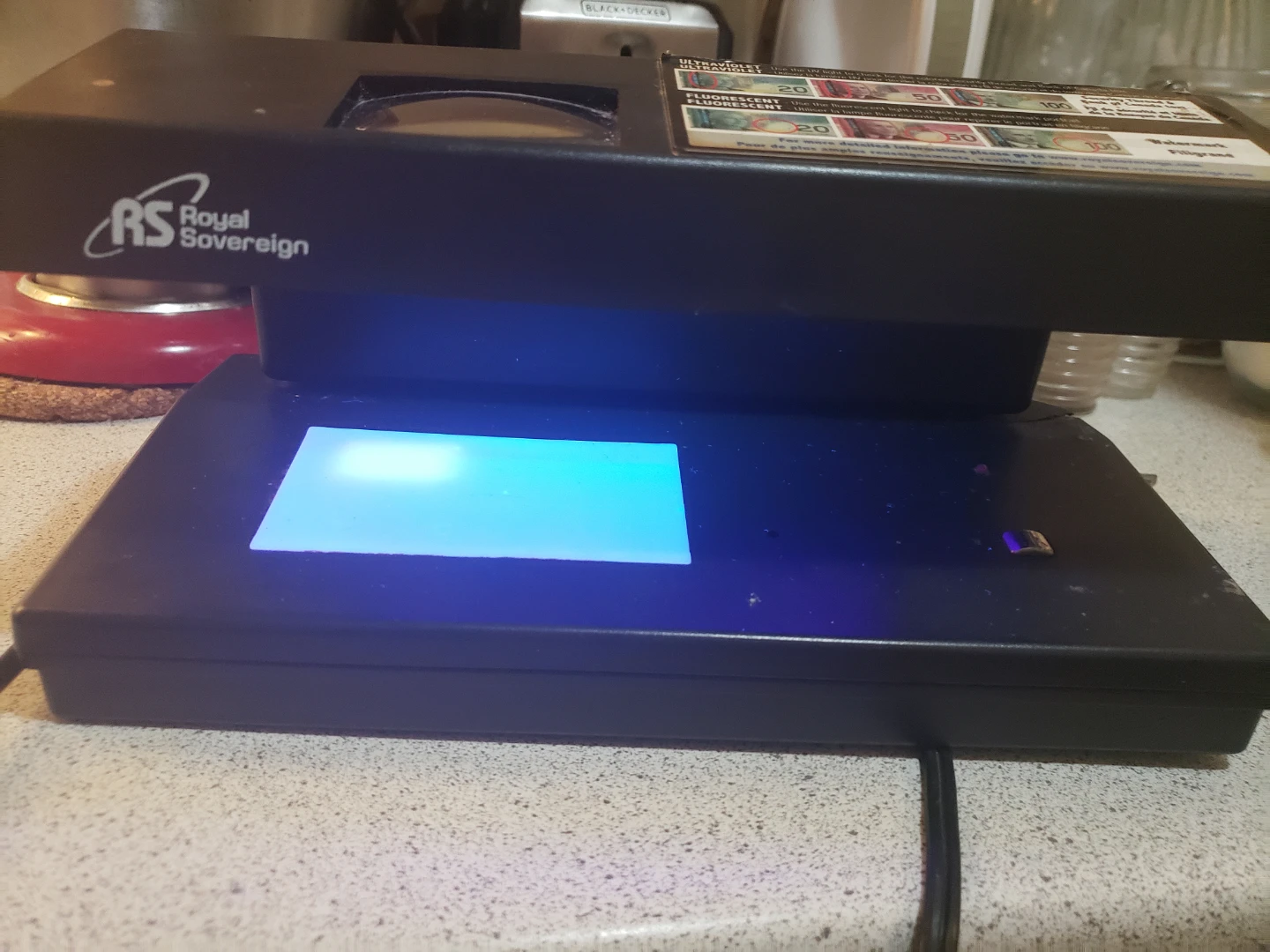 Royal Sovereign counterfeit bill detector - photo 4