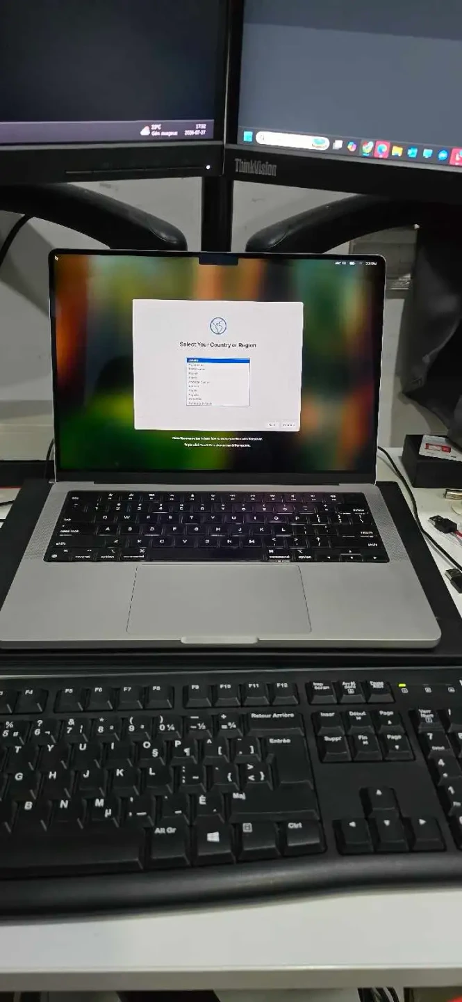 Apple MacBook Pro Laptop