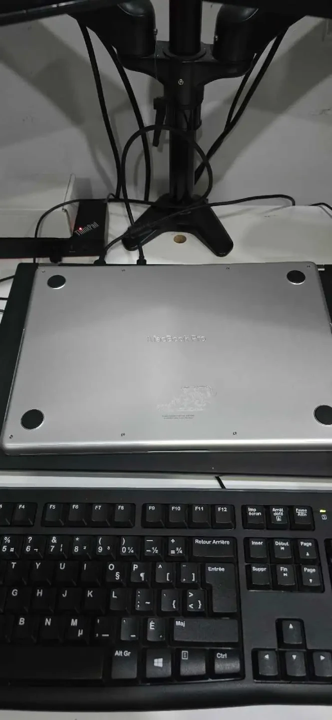 Apple MacBook Pro Laptop - photo 4