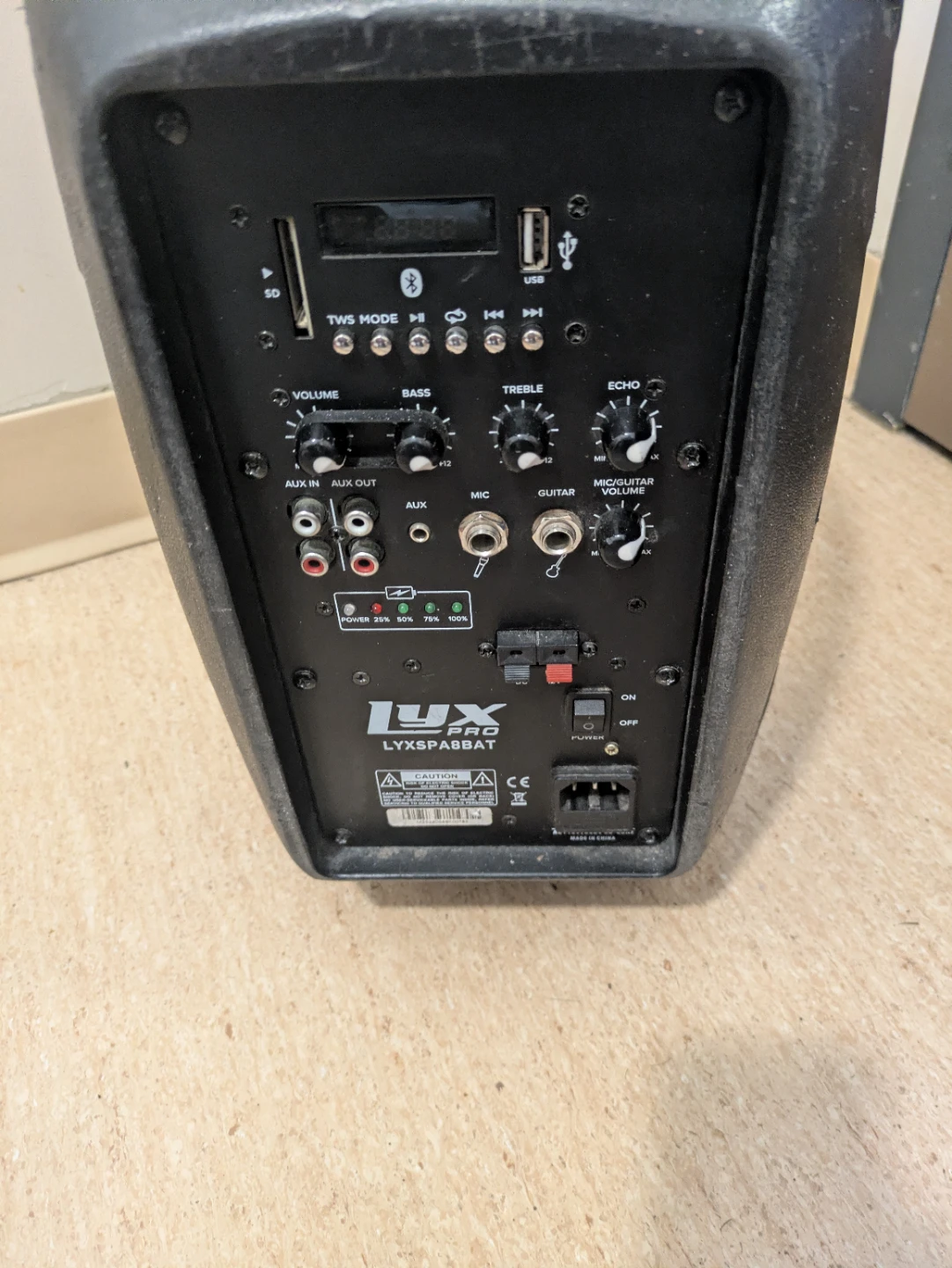 LyxPro LYXPA8BAT Portable PA Speaker - photo 2