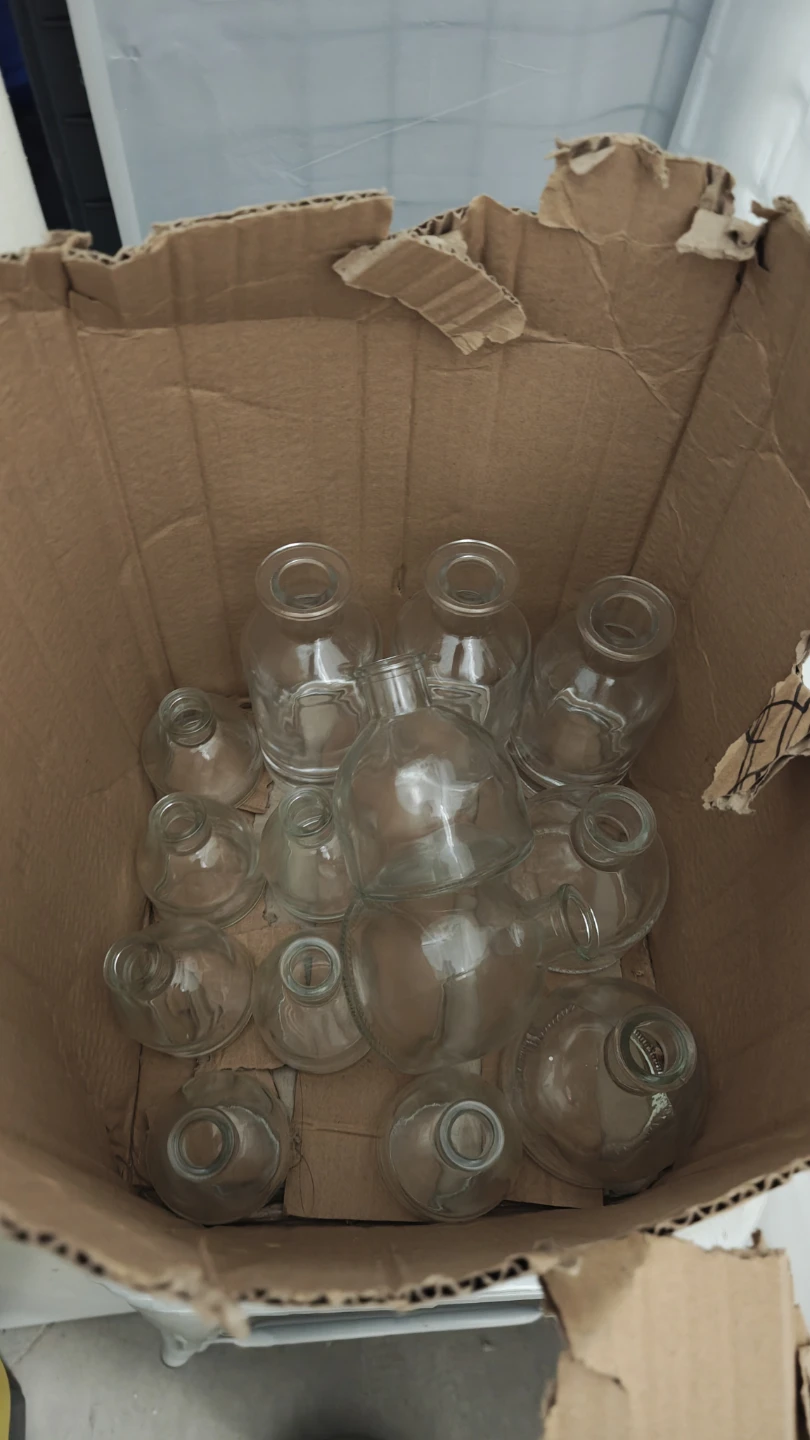 Box of Assorted Bud Vases - photo 2