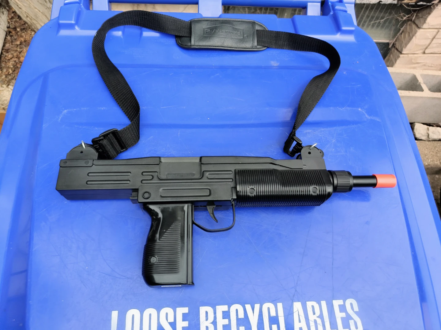 Toy UZI made of plastic 17 long x 6 1/2 x 1 1/2 - photo 5