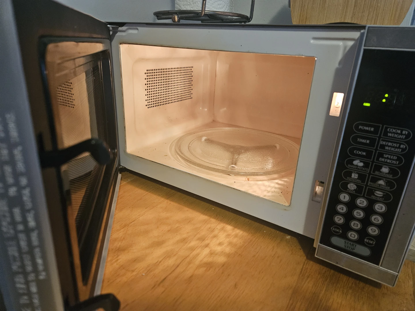 Microwave Oven - photo 2