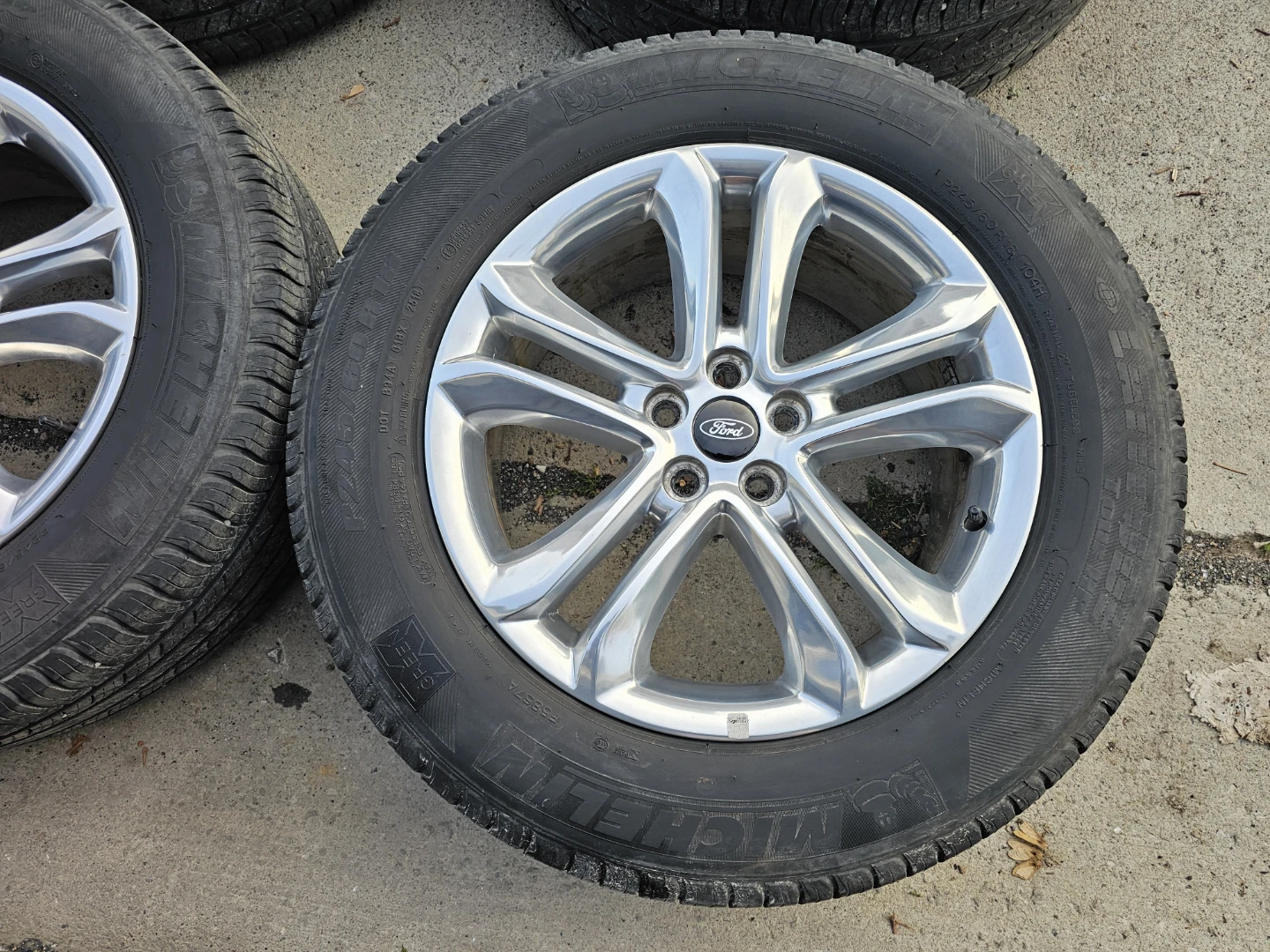 FORD EDGE O.E.M RIMS AND ALL SEASON TIRES - photo 3