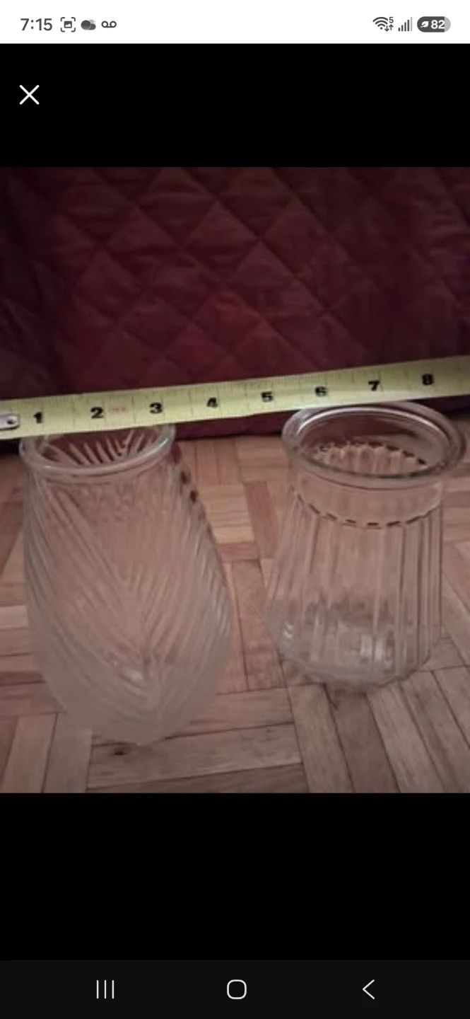 Two Glass Flower Vases - photo 2