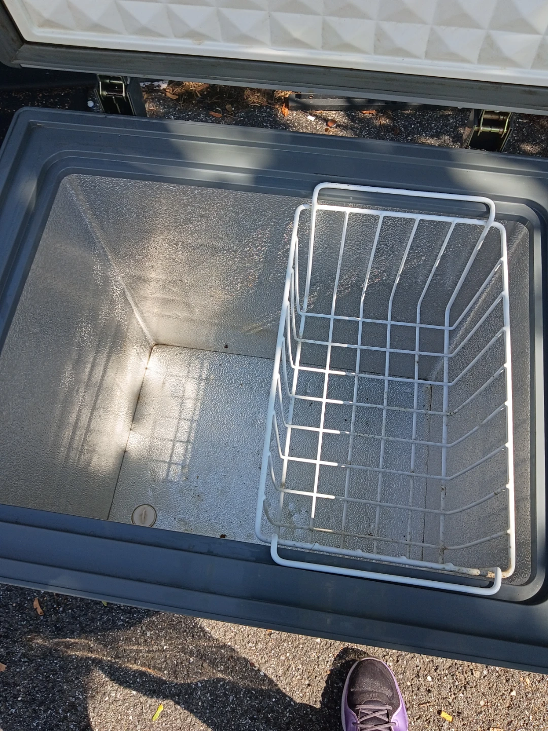 Avanti Chest Freezer - photo 2