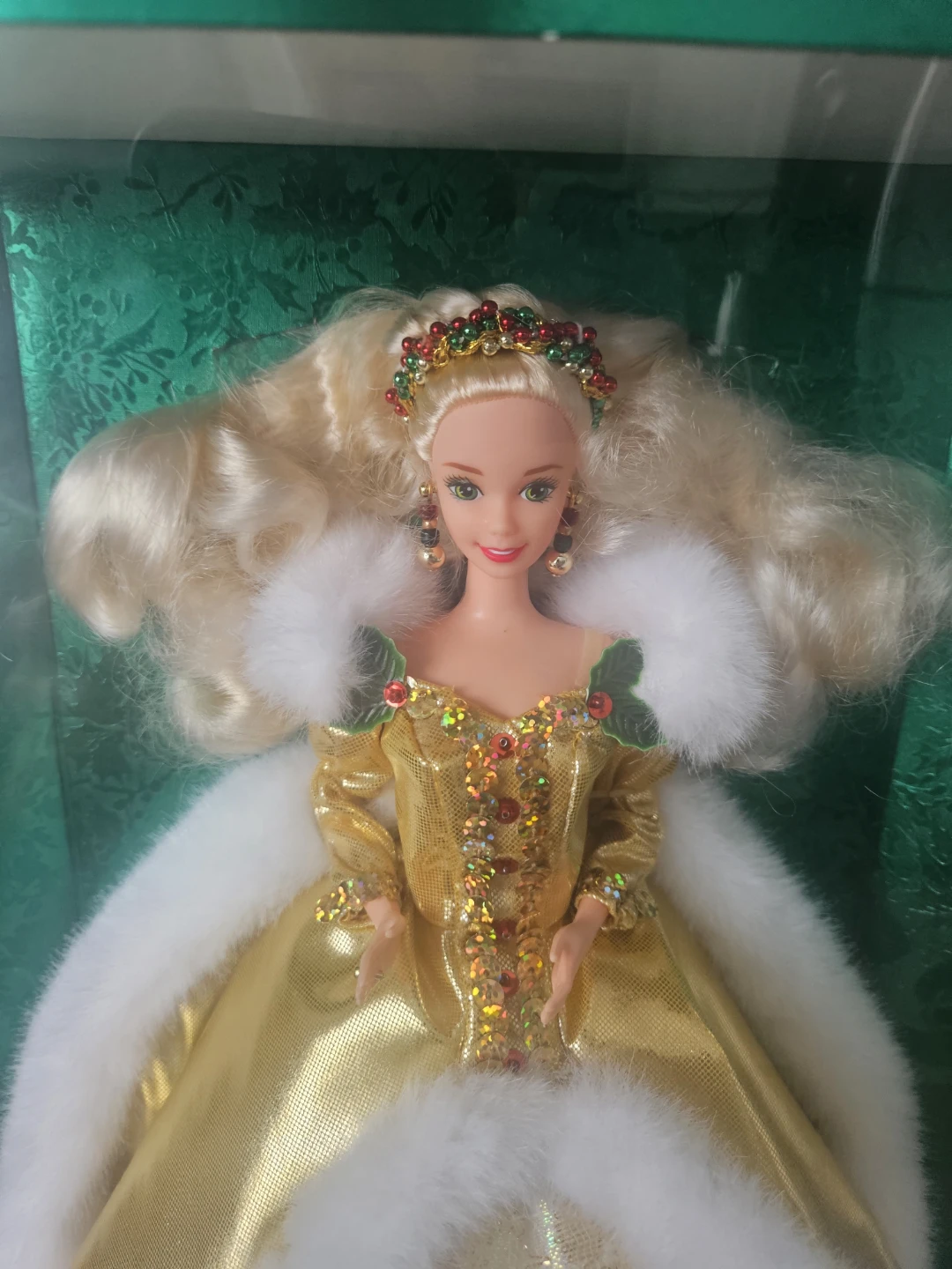 Happy Holidays Barbie Special Edition Doll - photo 2