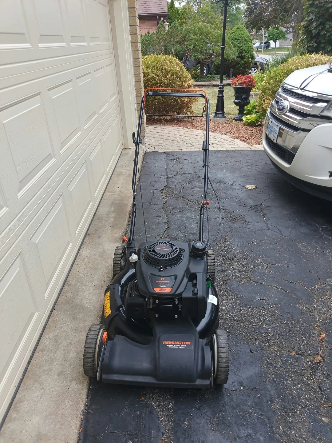 Like new 22" Lawn Mower - photo 2