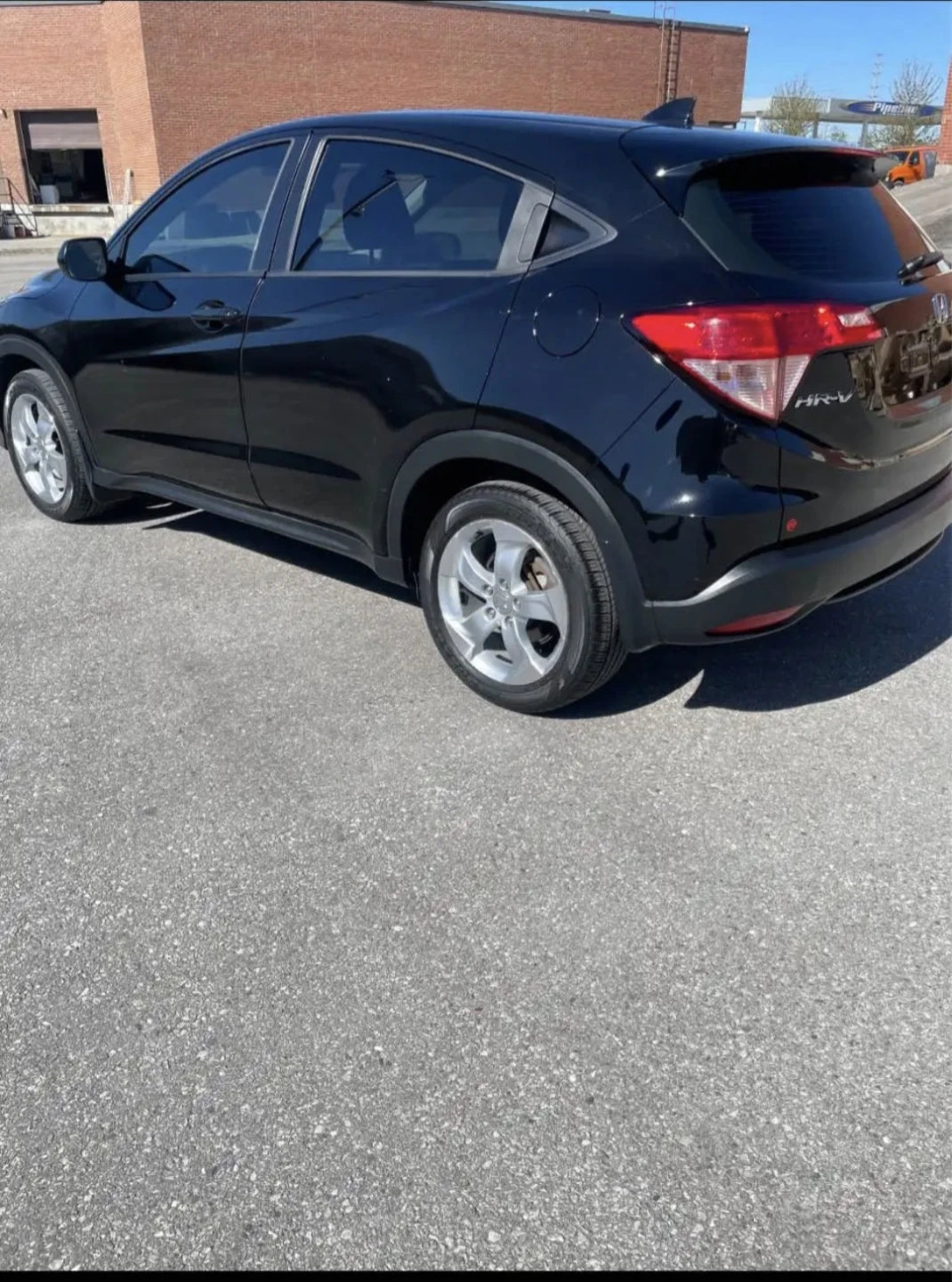 Black Honda HR-V